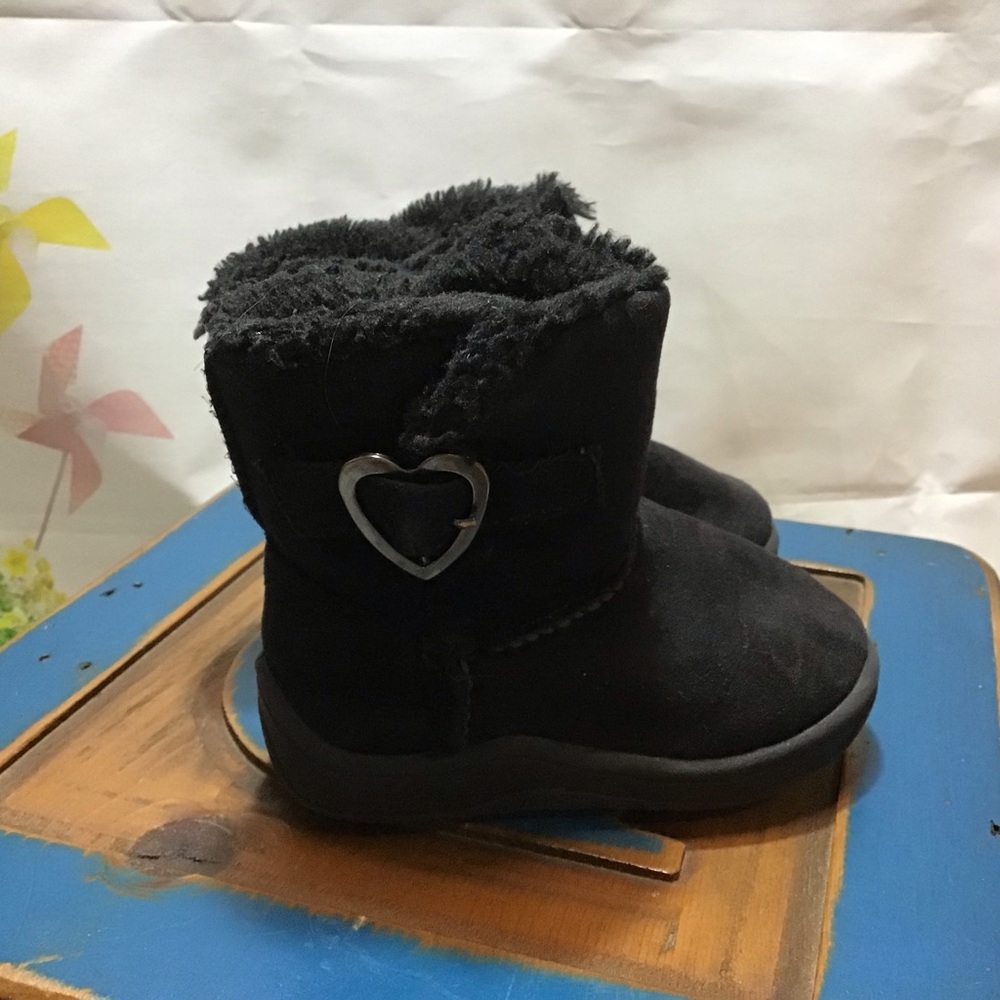 Girls size 3 Boots, non marking soles